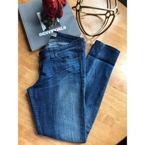 Levis | Demi Curve | Medium Wash Jeans